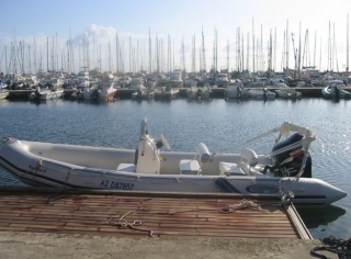 半刚性租赁科西嘉岛东部 